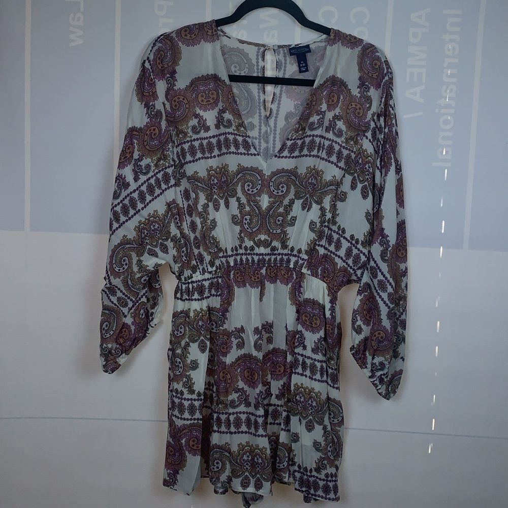 Scoop paisley 3/4 length sleeve romper, Medium